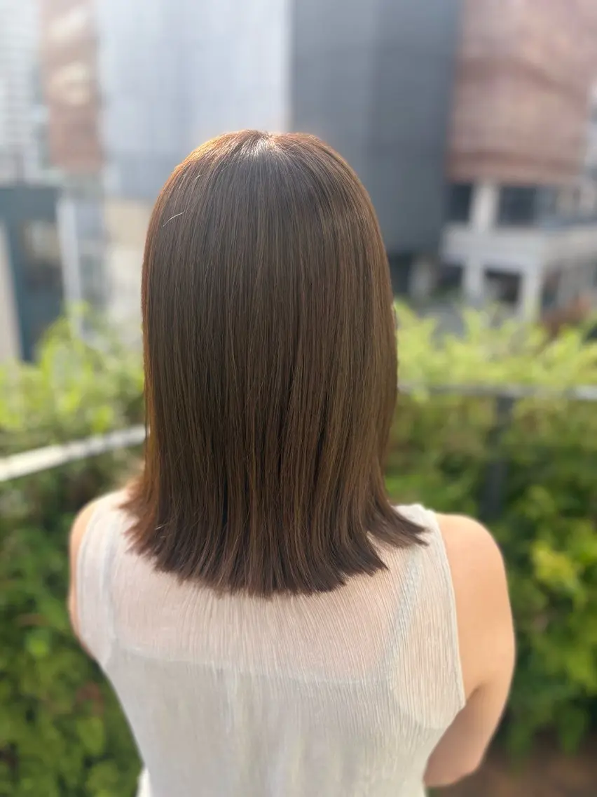 ミディアム カラー ベージュカラー 透明感カラー オリーブベージュ くびれヘア 顔まわりレイヤー カット ヘアカラー トリートメント 大阪梅田/ CHISAKI🎀のヘアスタイル