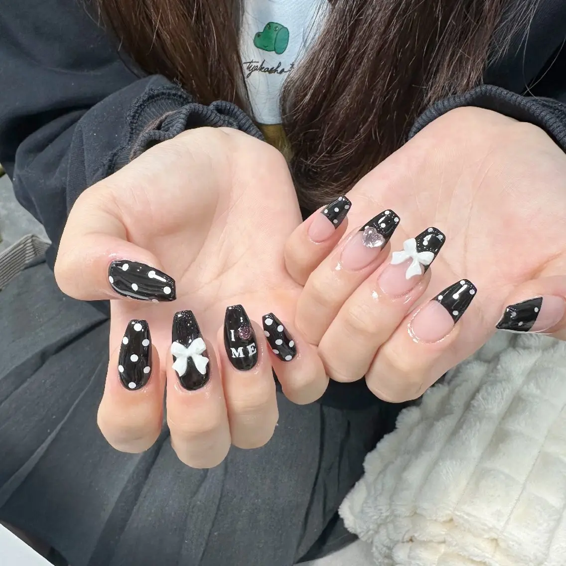 ネイル チークネイル フレンチネイル ジェルネイル ガラスフレンチ キラキラネイル ハンドネイル UM Nail Salonのネイルデザイン