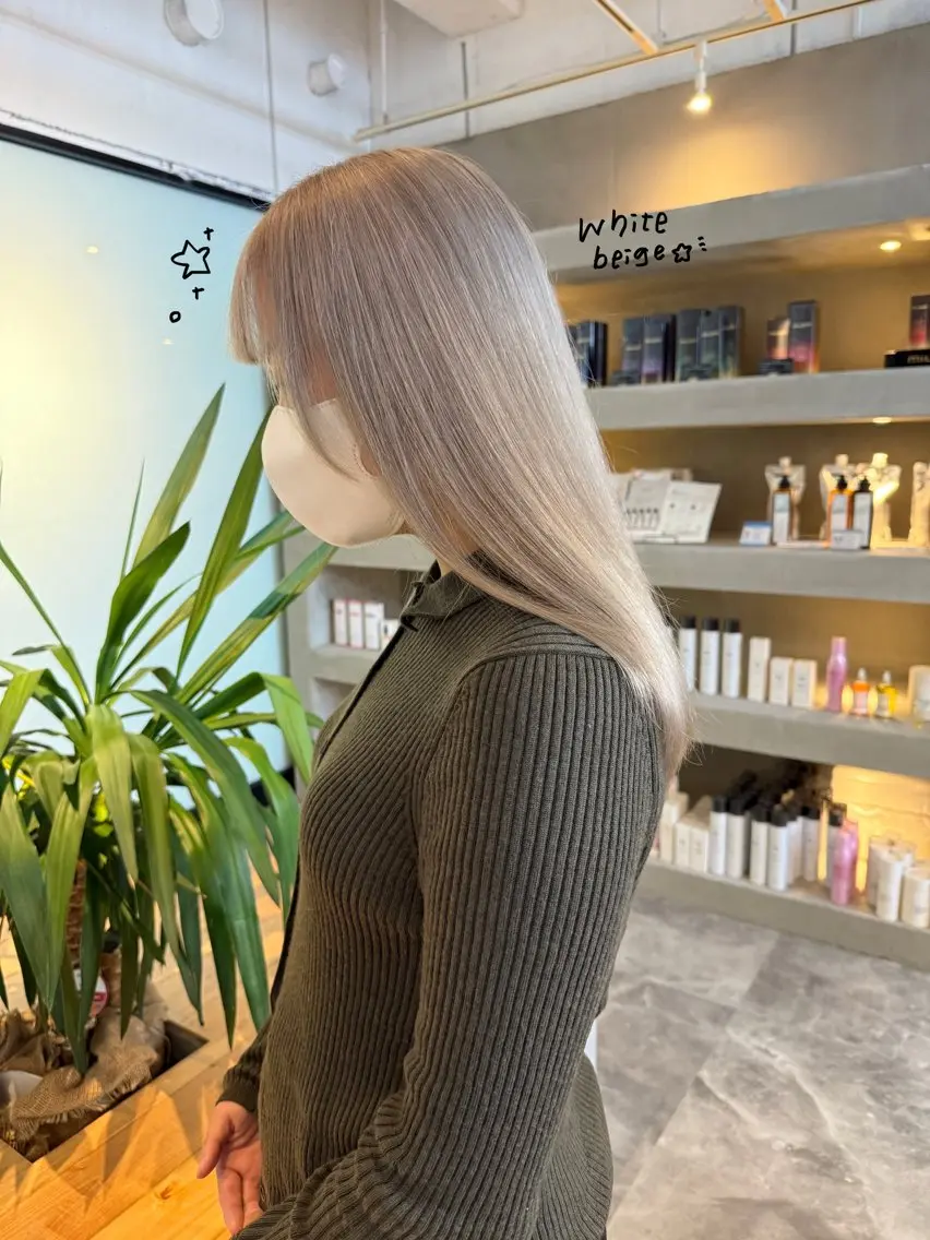 セミロング カット ヘアカラー 韓国ヘア特化 💟 ララア 💟のヘアスタイル