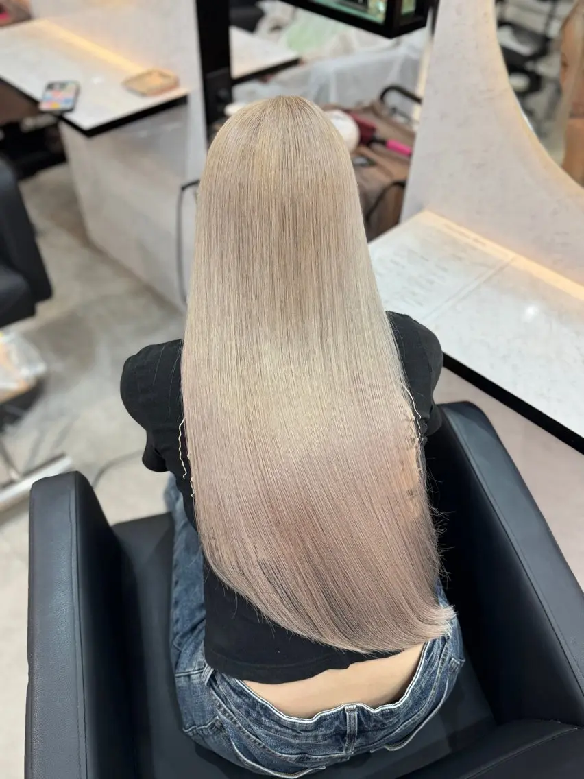 ロング カラー 🎀 ブリーチ NANAMI🎀のヘアスタイル