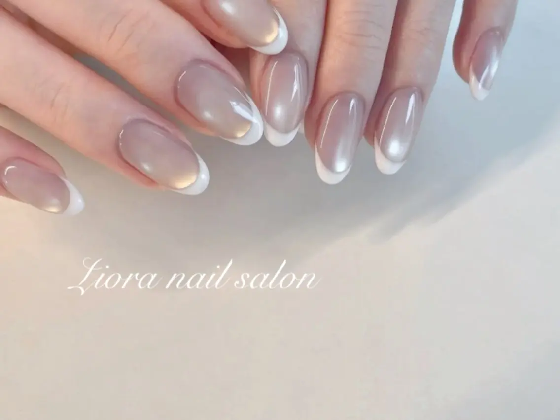 ネイル フレンチネイル ジェルネイル ガーリー グラデーション キラキラネイル ハンドネイル Liora nailのネイルデザイン