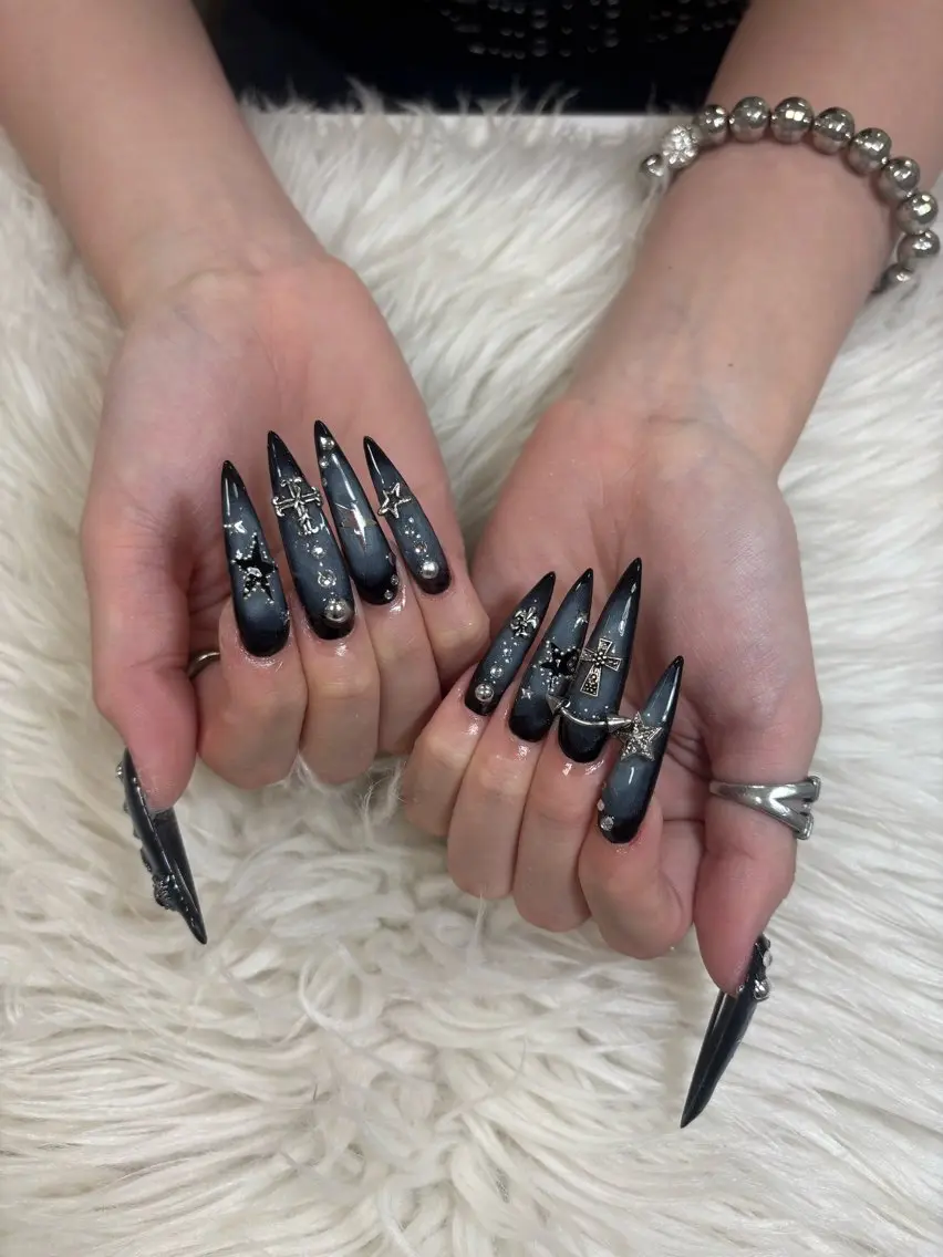 ネイル Azusa🩵 ネイル💅🏻南森町のネイルデザイン