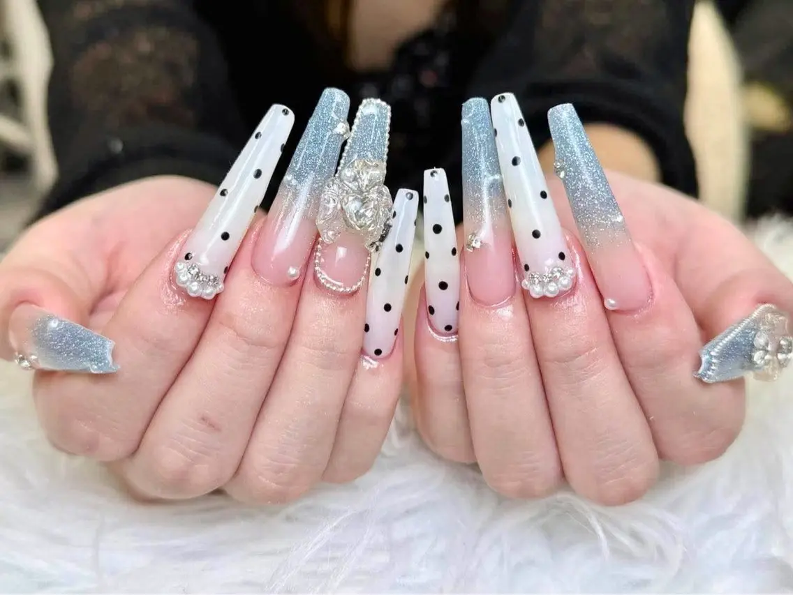 ネイル アートネイル ボルドー フレンチネイル ジェルネイル 氷ネイル・うるうるネイル ハンドネイル Yuki Nailsalonのネイルデザイン