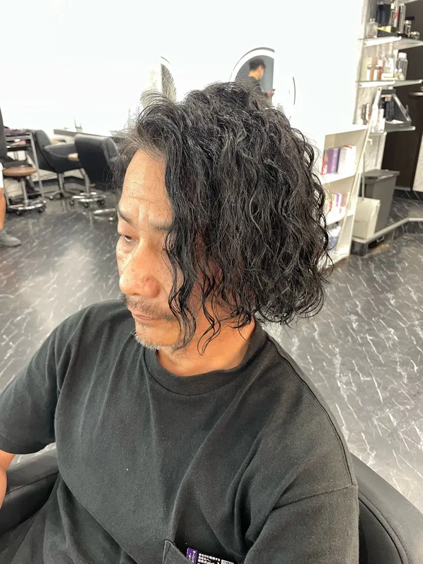 メンズ メンズパーマ メンズツイストパーマ ツイストパーマ 五十嵐 満梨奈のヘアスタイル