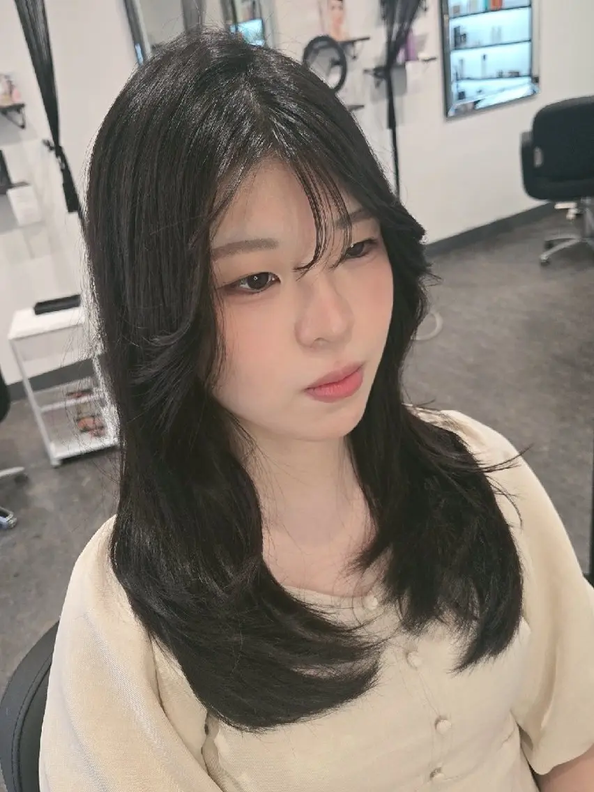 ロング 韓国風ヘア レイヤーカット カット LEE HANAのヘアスタイル