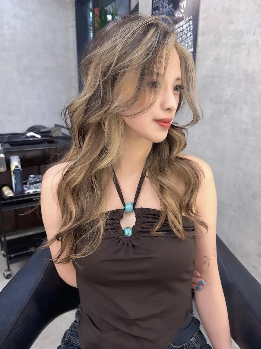 ロング 外国人風カラー ヘアカラー トリートメント 佐藤 香太のヘアスタイル