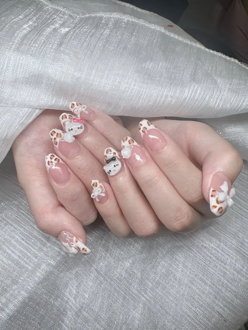 ネイル オーロラネイル チークネイル 長さ出し フットネイル フレンチネイル ハンドネイル Lee Nails チップ長さだし専門店のネイルデザイン