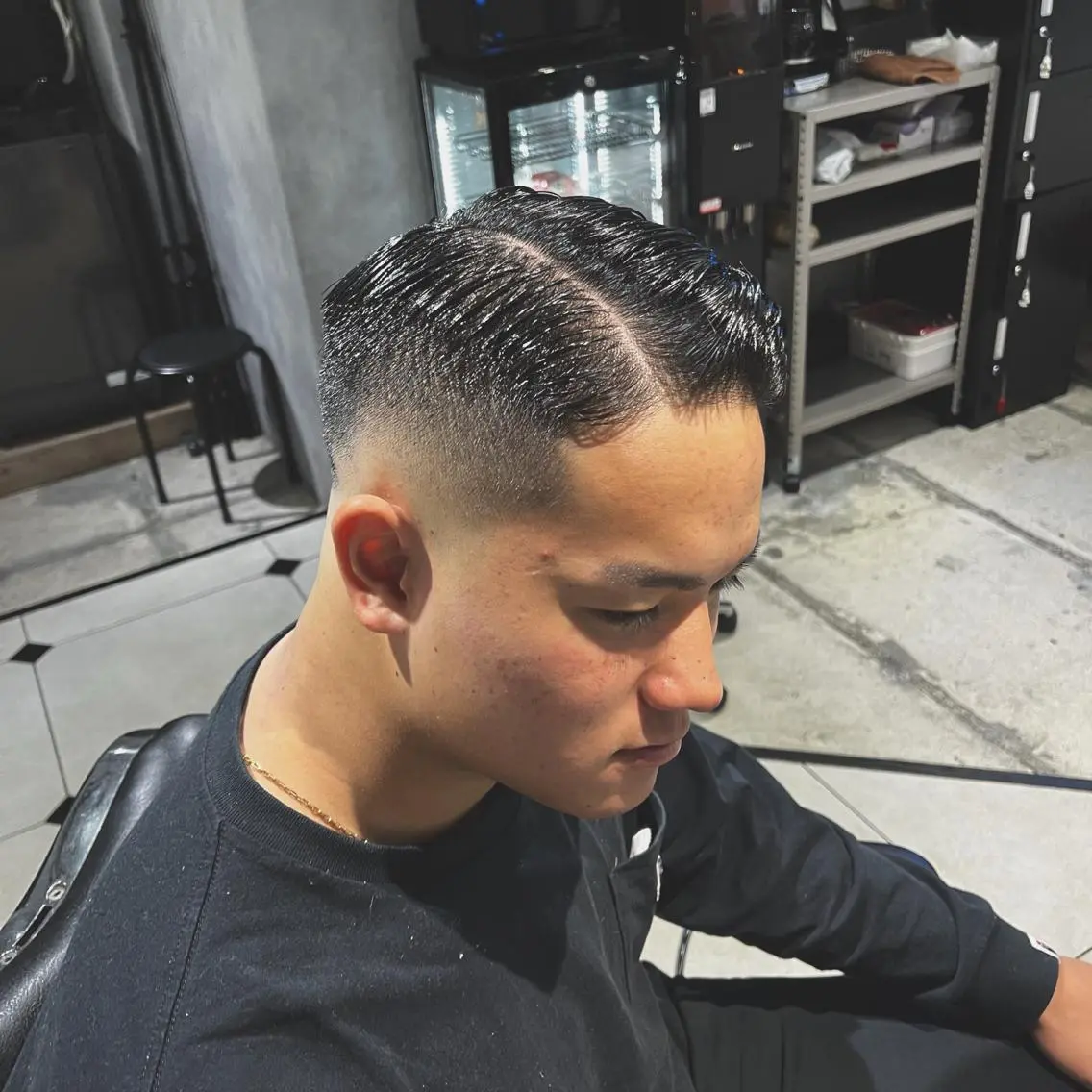 ショート メンズ メンズブリーチ フェードカット メンズハイライト メンズパーマ スパイキーショート &CREW スタッフのヘアスタイル