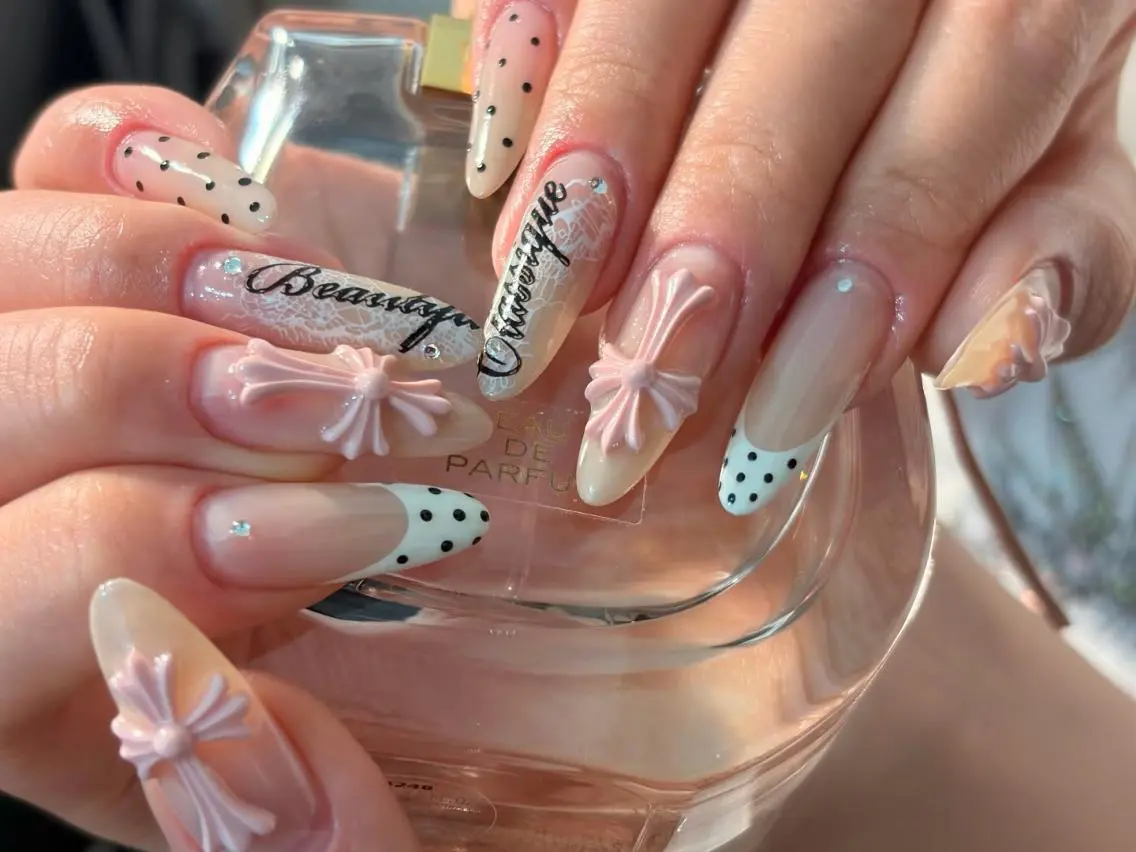 ネイル アートネイル チークネイル ドット フットネイル フレンチネイル ハンドネイル Mika Nailsのネイルデザイン