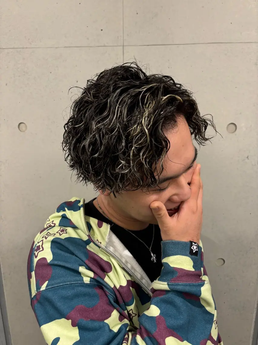 【3回目の来店まで】メンズカット+ハイライト+ワンカラーの写真