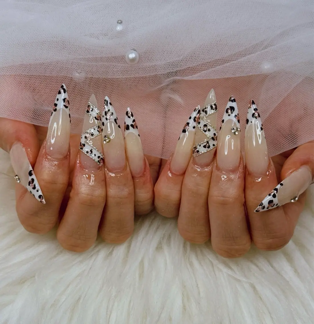 ネイル アートネイル オーロラネイル チークネイル 長さ出し フットネイル ハンドネイル Happy Nailのネイルデザイン