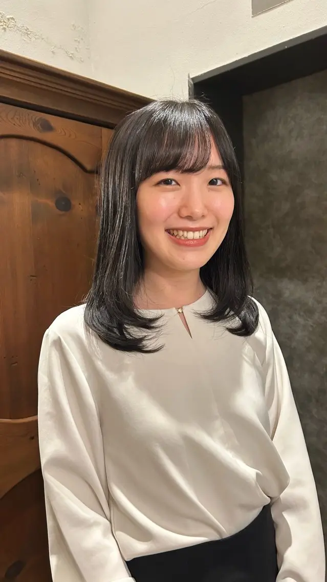 ミディアム カラー ベージュカラー ブラウンカラー ラベンダーカラー オリーブベージュ レイヤーカット カット ヘアカラー トリートメント ブラウンカラー 🦔🪷なりたりみのヘアスタイル