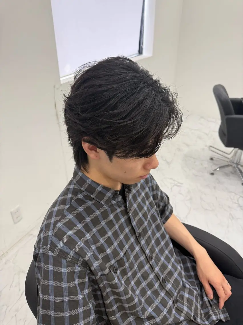 ショート メンズ フェザーパーマ メンズパーマ カット パーマ 韓国ヘア 野々山 ゆうとのヘアスタイル