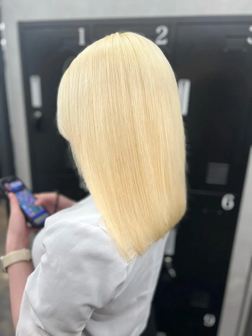 セミロング カラー ブロンド ホワイトブロンド 髪質改善 カット ヘアカラー 透明感カラー特化🫧 🦋栗原🦋のヘアスタイル