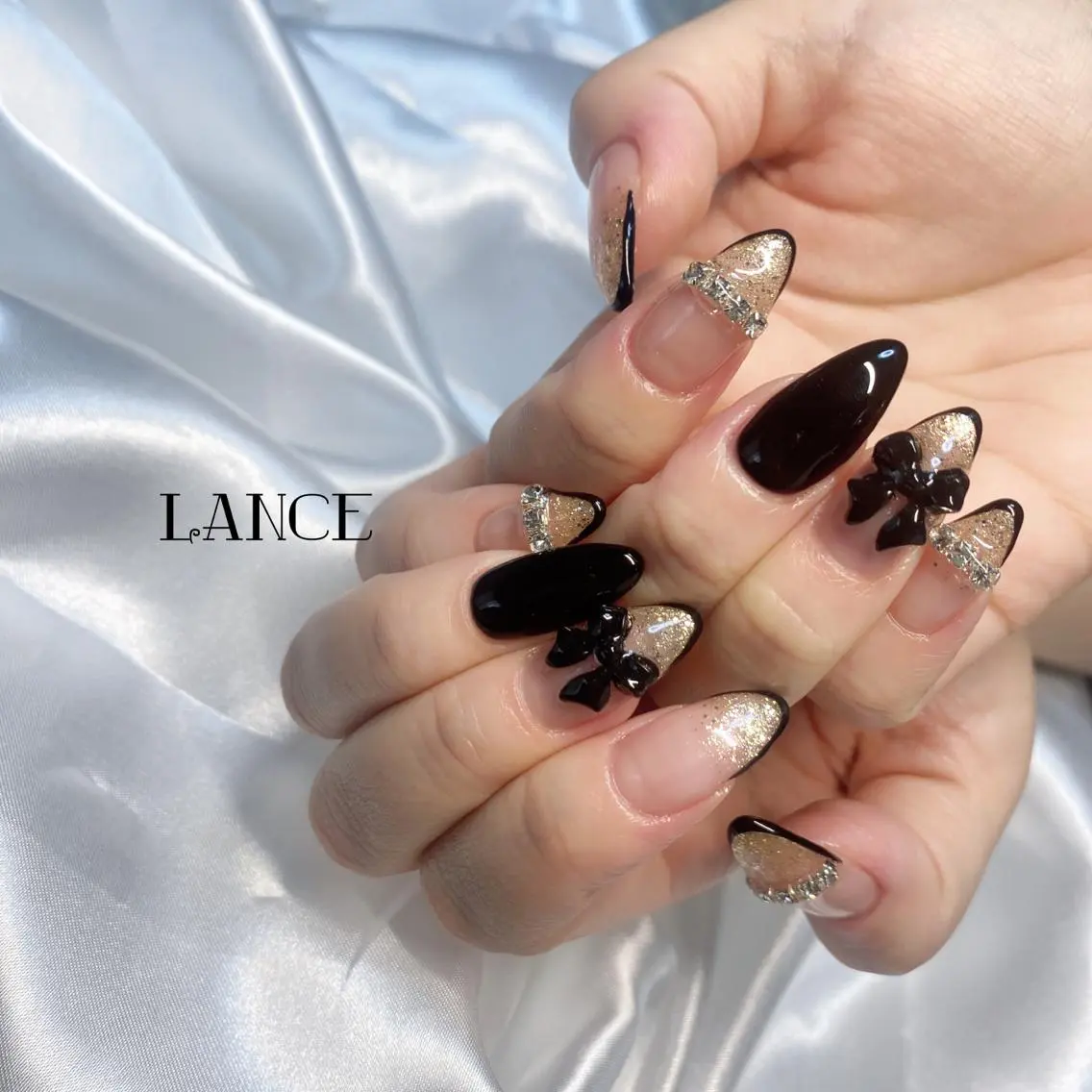 ミディアム ネイル オーロラネイル フレンチネイル グラデーション キラキラネイル シンプルネイル Lance nailのネイルデザイン