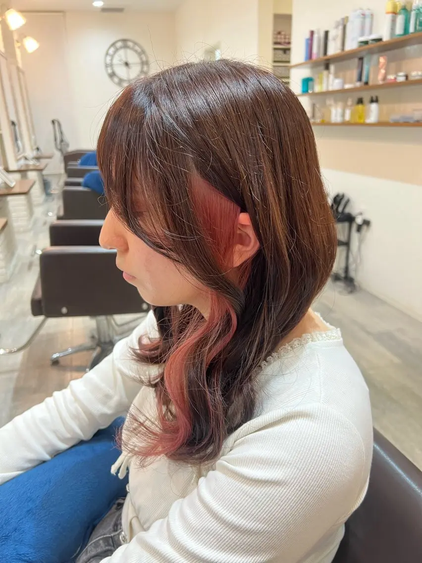 カラー ブラウンカラー イヤリングカラー モカブラウン ピンクカラー 白田 妃美希のヘアスタイル