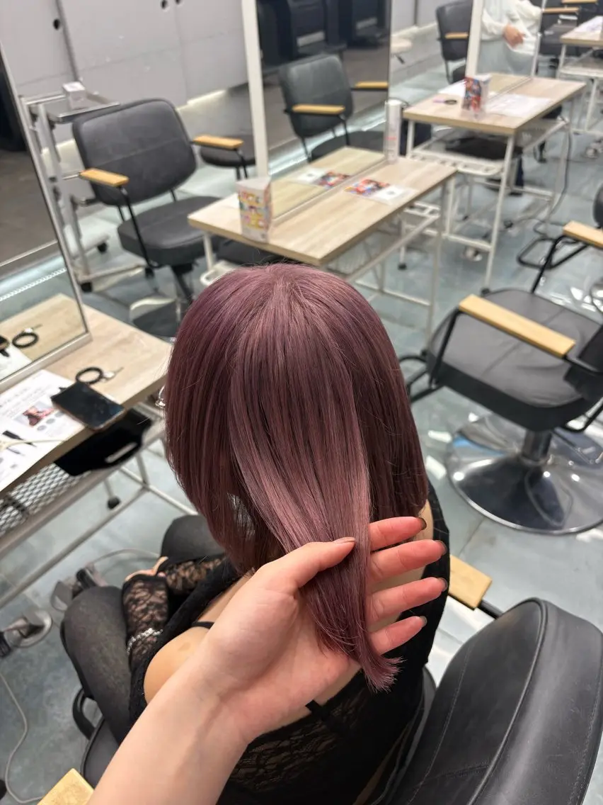 カラー 小松崎 みなのヘアスタイル