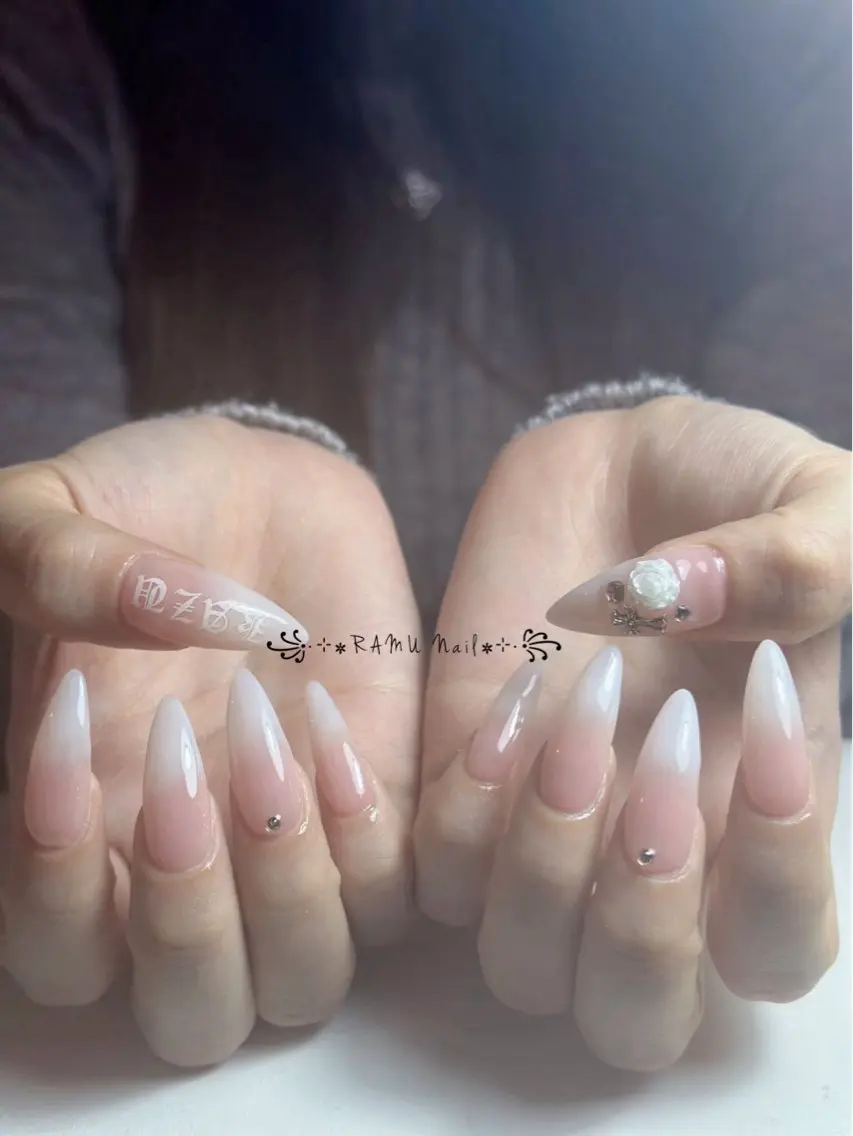 ネイル キラキラネイル マグネットネイル ミラーネイル ピンク ワンホンネイル ハンドネイル RAMU Nail 恵比寿店のネイルデザイン