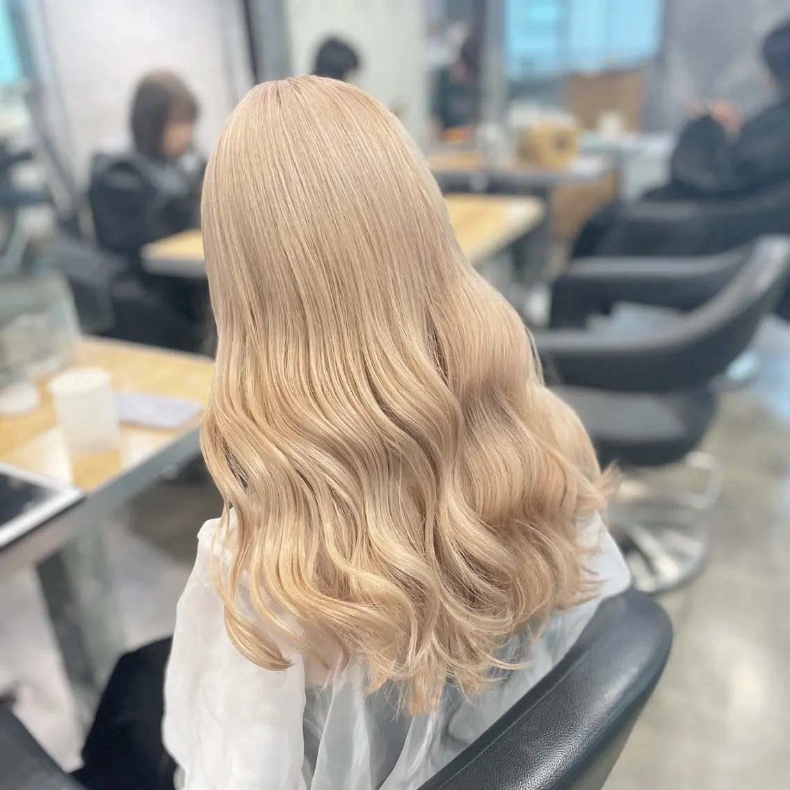 ❤️‍🔥期間限定❤️‍🔥【ハイトーンカラー】💖ダブルカラー+トリートメント💖🫧ケアブリーチ込🫧髪質改善🫧の写真