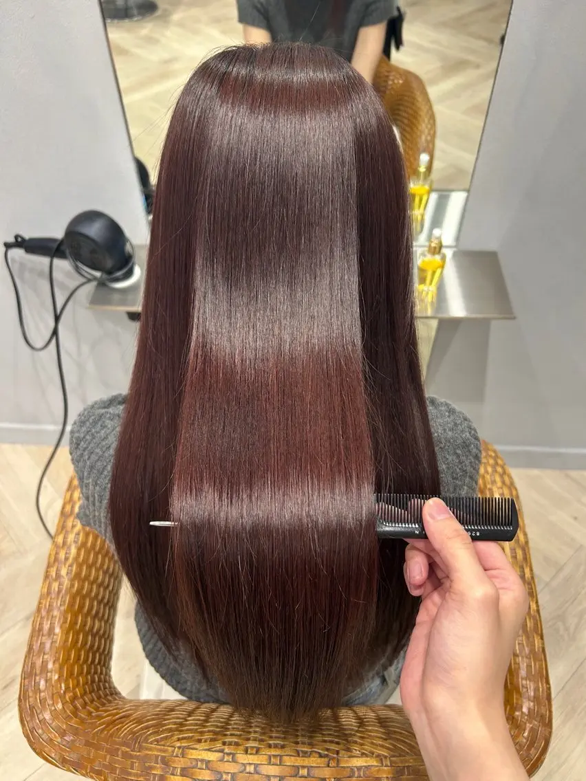 ロング カラー ボルドーカラー 柴田 千春のヘアスタイル