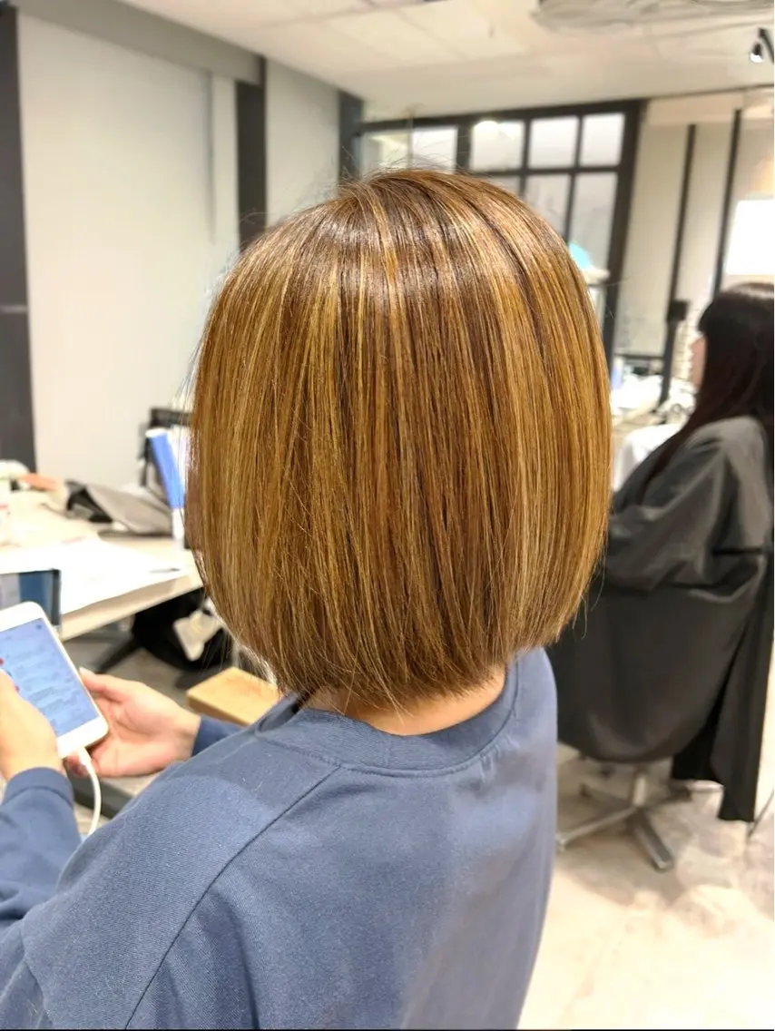 ミディアム ハイライト カット ヘアカラー 山田 守のヘアスタイル