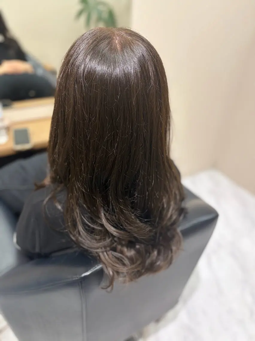 ロング カラー 山中 麗美のヘアスタイル