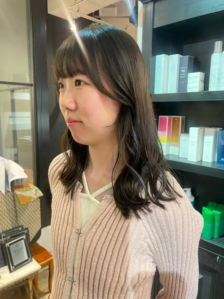 ミディアム カラー 透明感カラー 橘　愛佳/暖色系 レイヤーカットのヘアスタイル