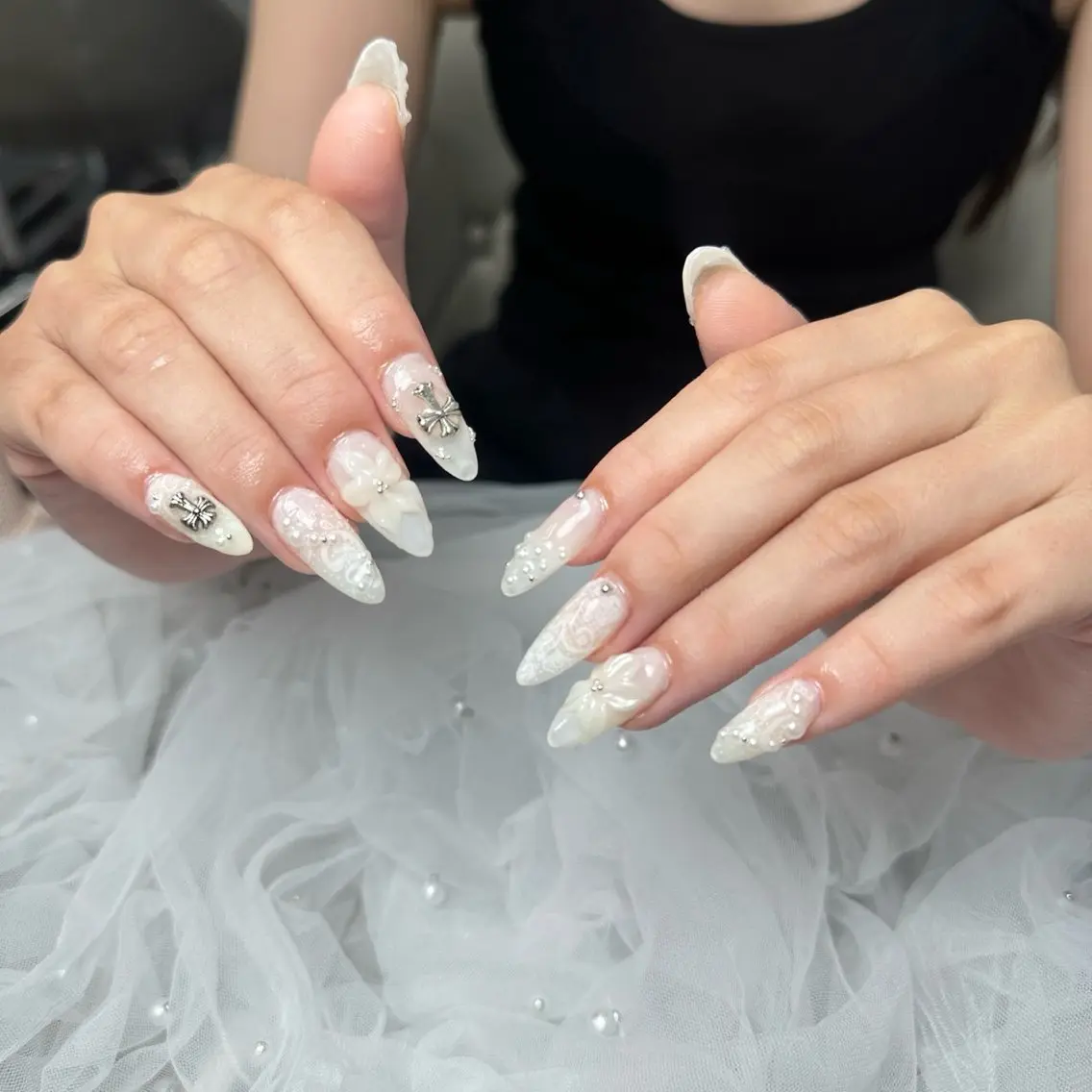 ネイル アートネイル ボルドー フレンチネイル ジェルネイル 氷ネイル・うるうるネイル ハンドネイル Julie Nail Hinのネイルデザイン