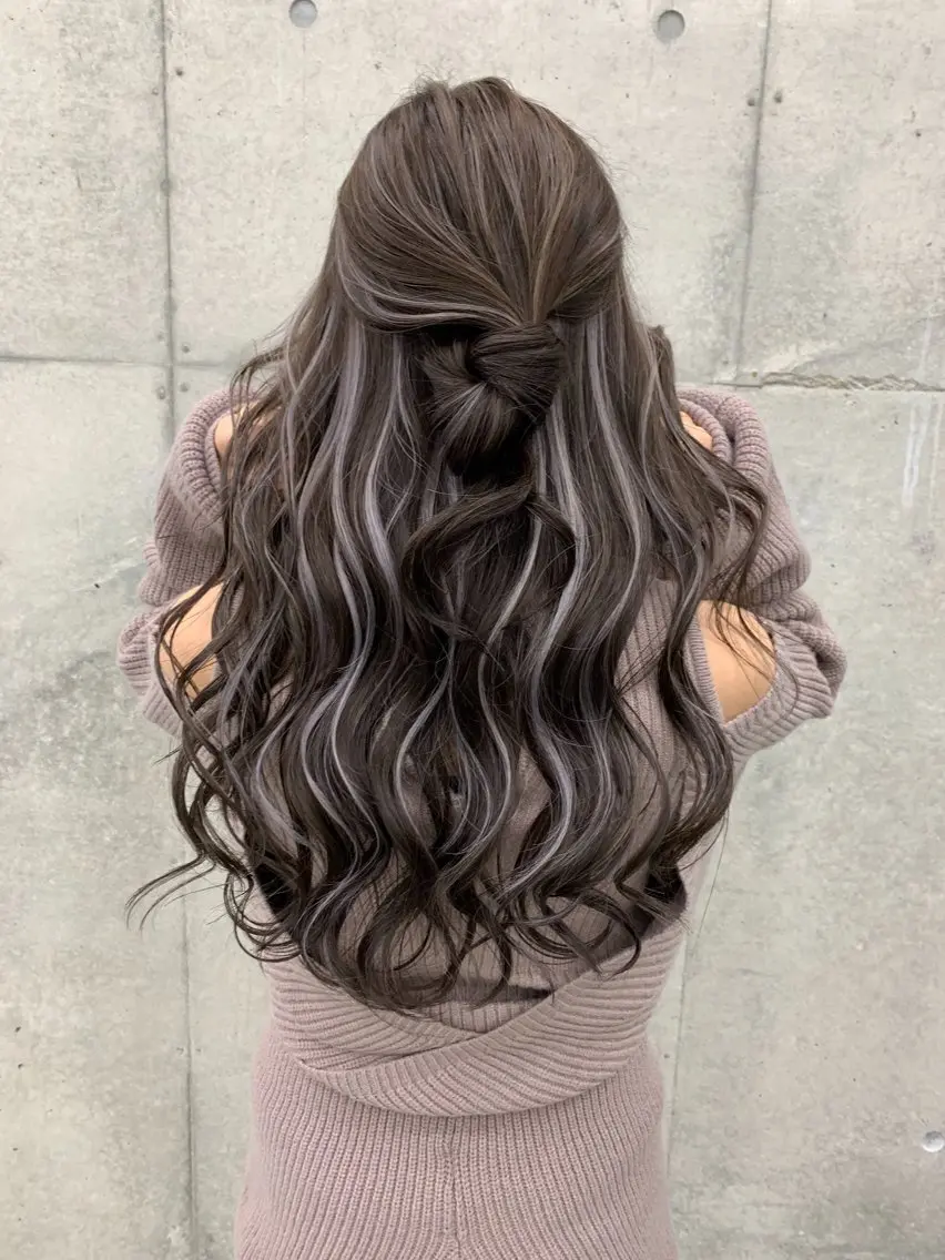 カラー Asami／名古屋／ ハイトーン／デザインのヘアスタイル