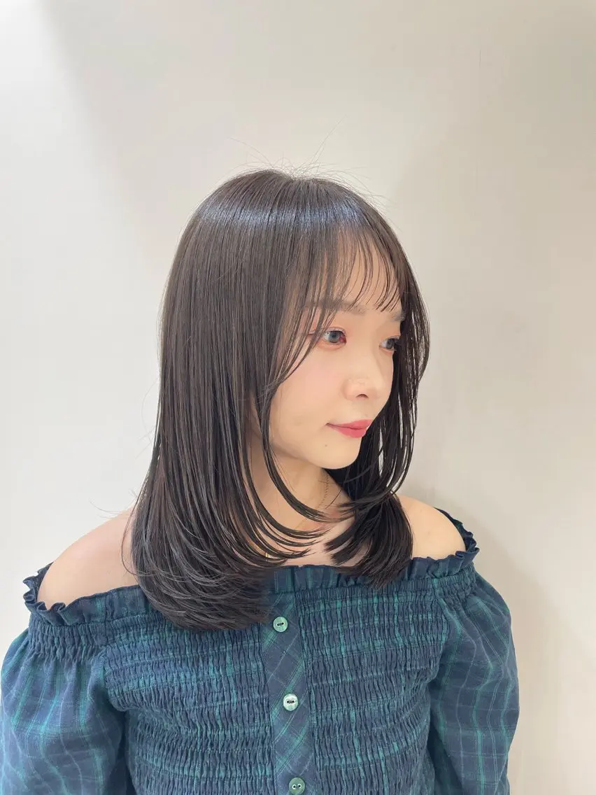 ミディアム カラー レイヤーカット スズキ シオリのヘアスタイル