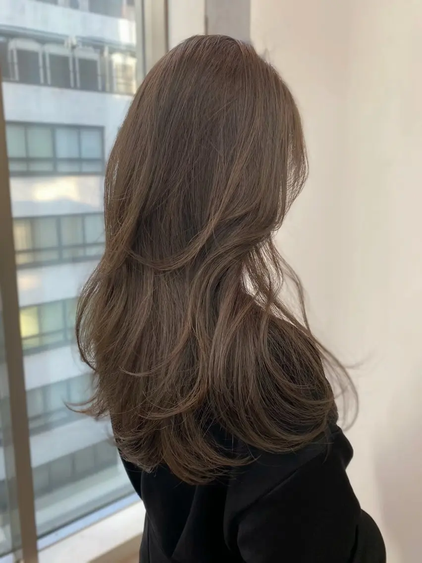 セミロング カラー ベージュカラー レイヤーカット カット ヘアカラー レイヤー/ベージュ/ どますず🌺のヘアスタイル