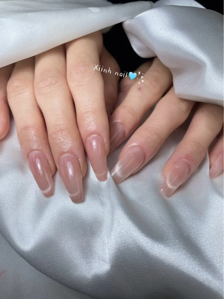 ネイル ブラウン チークネイル 桜ネイル 長さ出し フットネイル ハンドネイル XIINH NAIL SALONのネイルデザイン