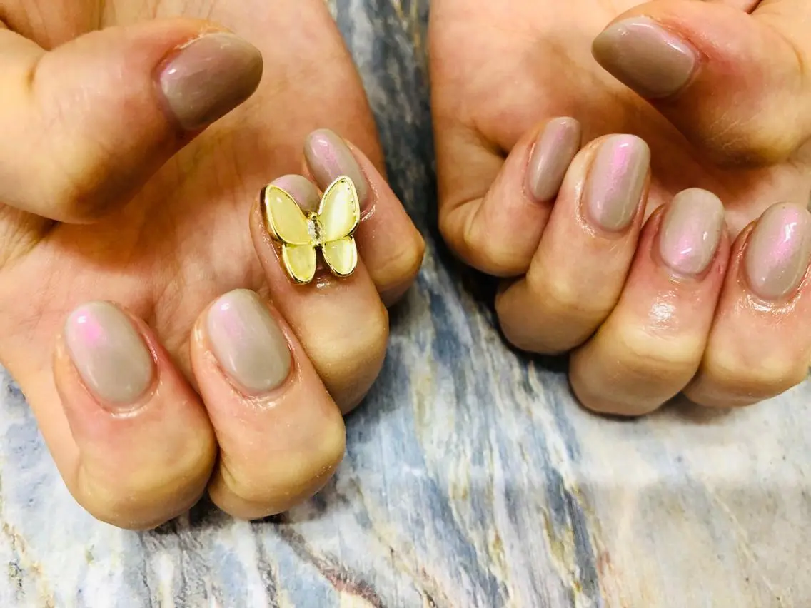 ネイル ワンカラーネイル ハンドネイル mogunail &blowのネイルデザイン