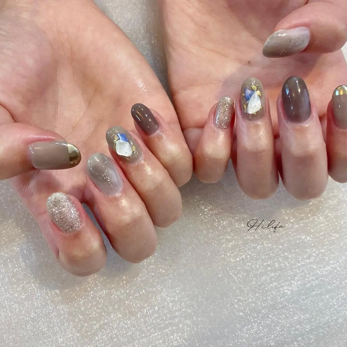 ネイル ブラウン ニュアンスネイル ネイルチップ Nail Adore.のネイルデザイン
