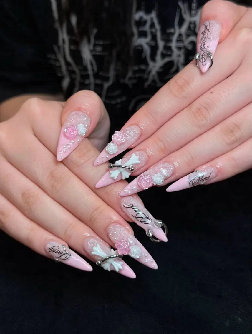 ネイル ロングネイル ピンク ぷっくりネイル ホワイト Iconic Nailのネイルデザイン