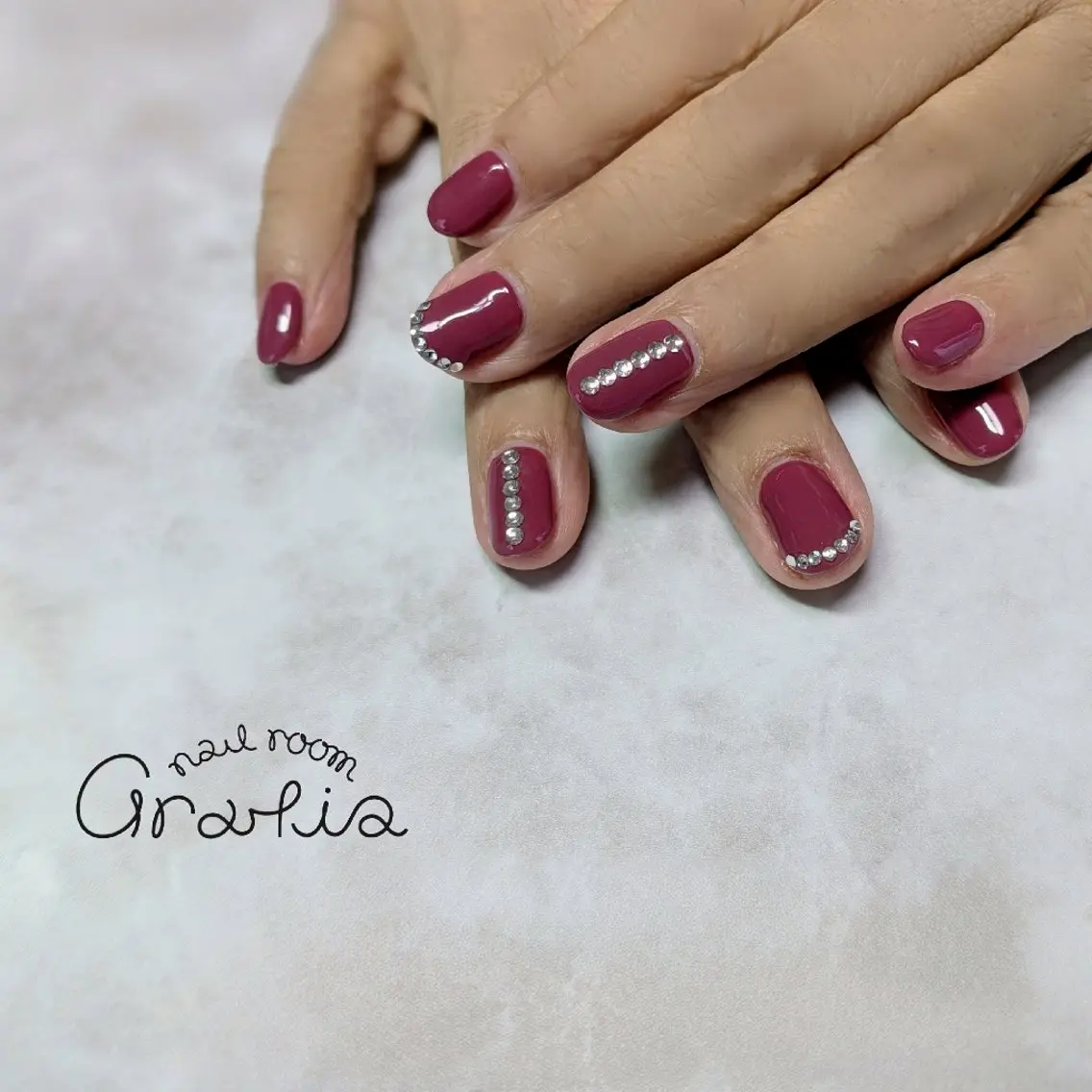 ネイル ストーンネイル gratia 中村のネイルデザイン