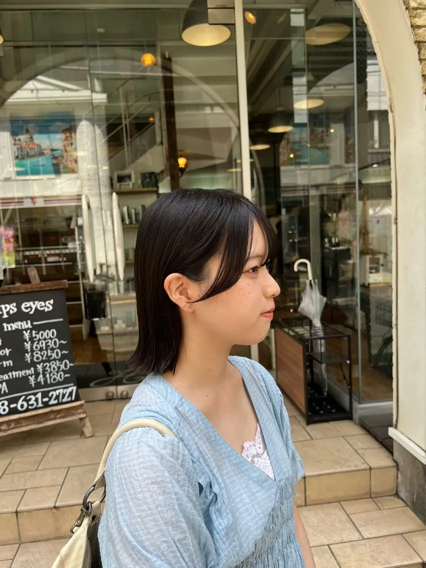 ミディアム 切りっぱなしボブ ボブ カット ヘアカラー トリートメント インナーカラー♡ Nanakoのヘアスタイル