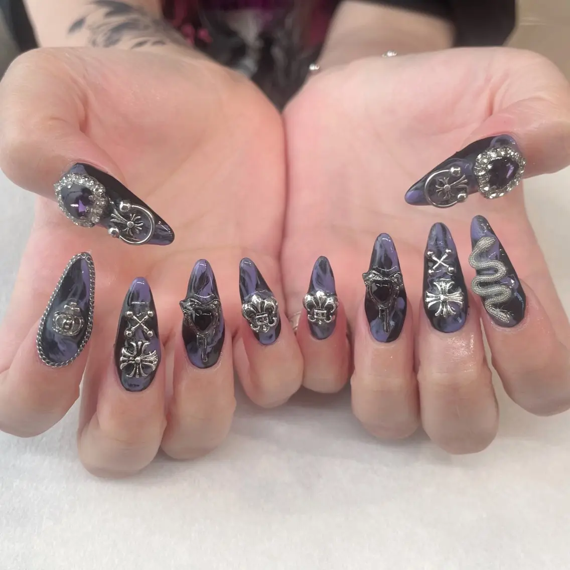 ネイル ハンドネイル 💎🐰 saki. m 🐰💎のネイルデザイン