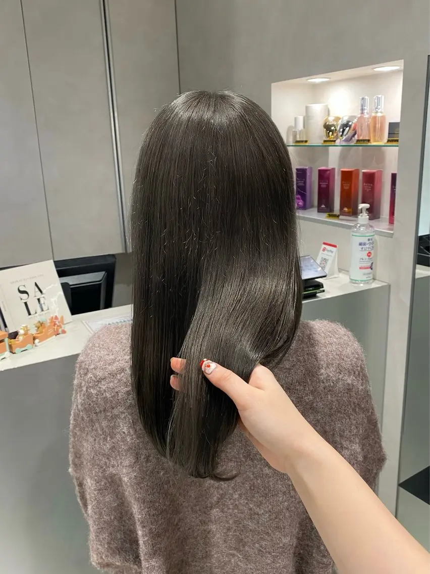 セミロング ヘアカラー 上品ハイトーン×艶 カラー🤍／ふうかのヘアスタイル