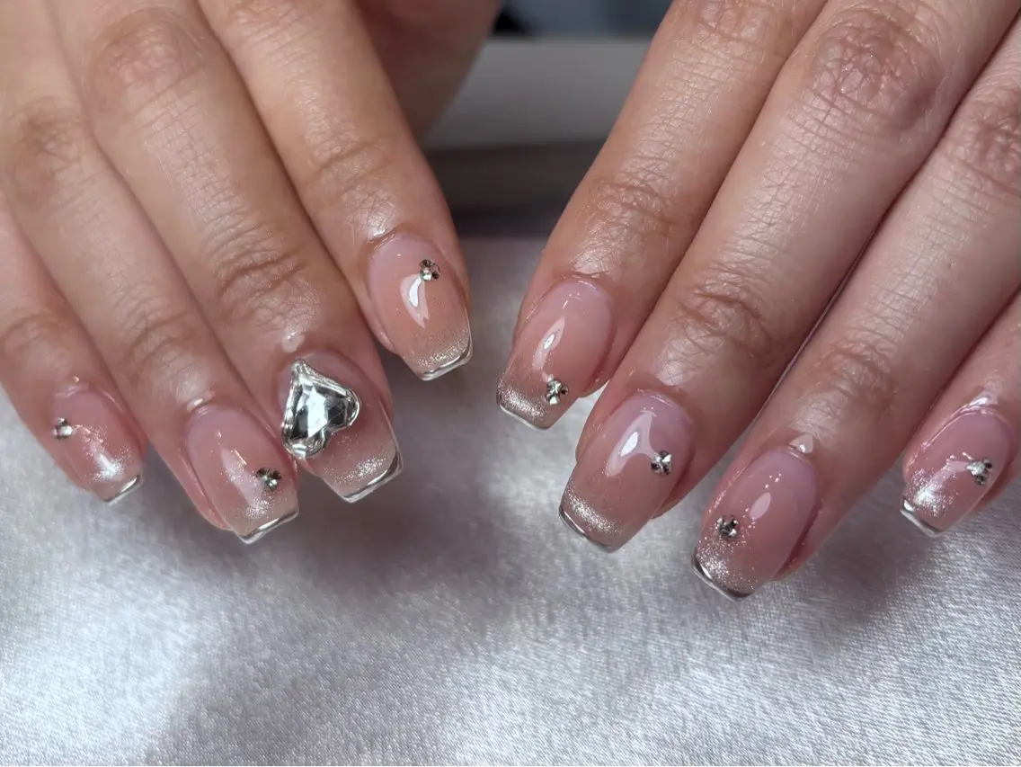 ミディアム ハンドネイル Nailsalon Puttiのネイルデザイン