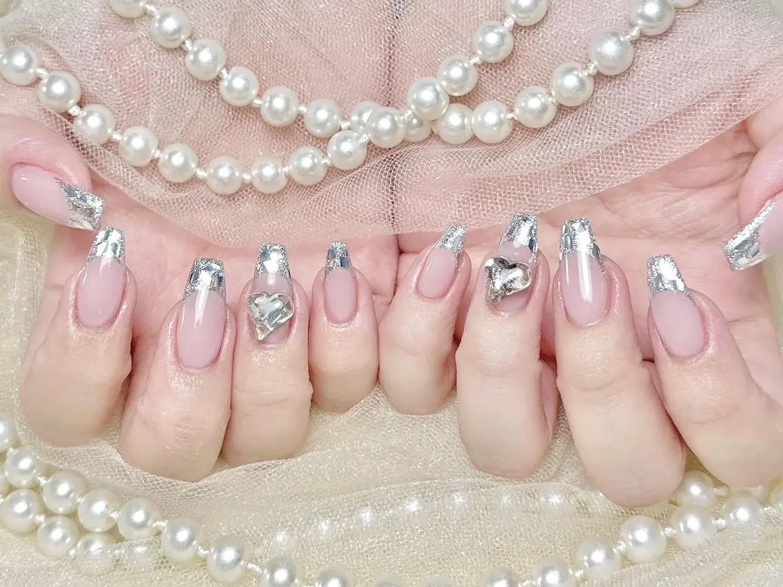 ネイル Hanya 🌈のネイルデザイン