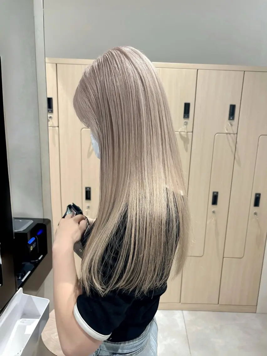 ロング カラー ケアブリーチ 坪井佑樹のヘアスタイル