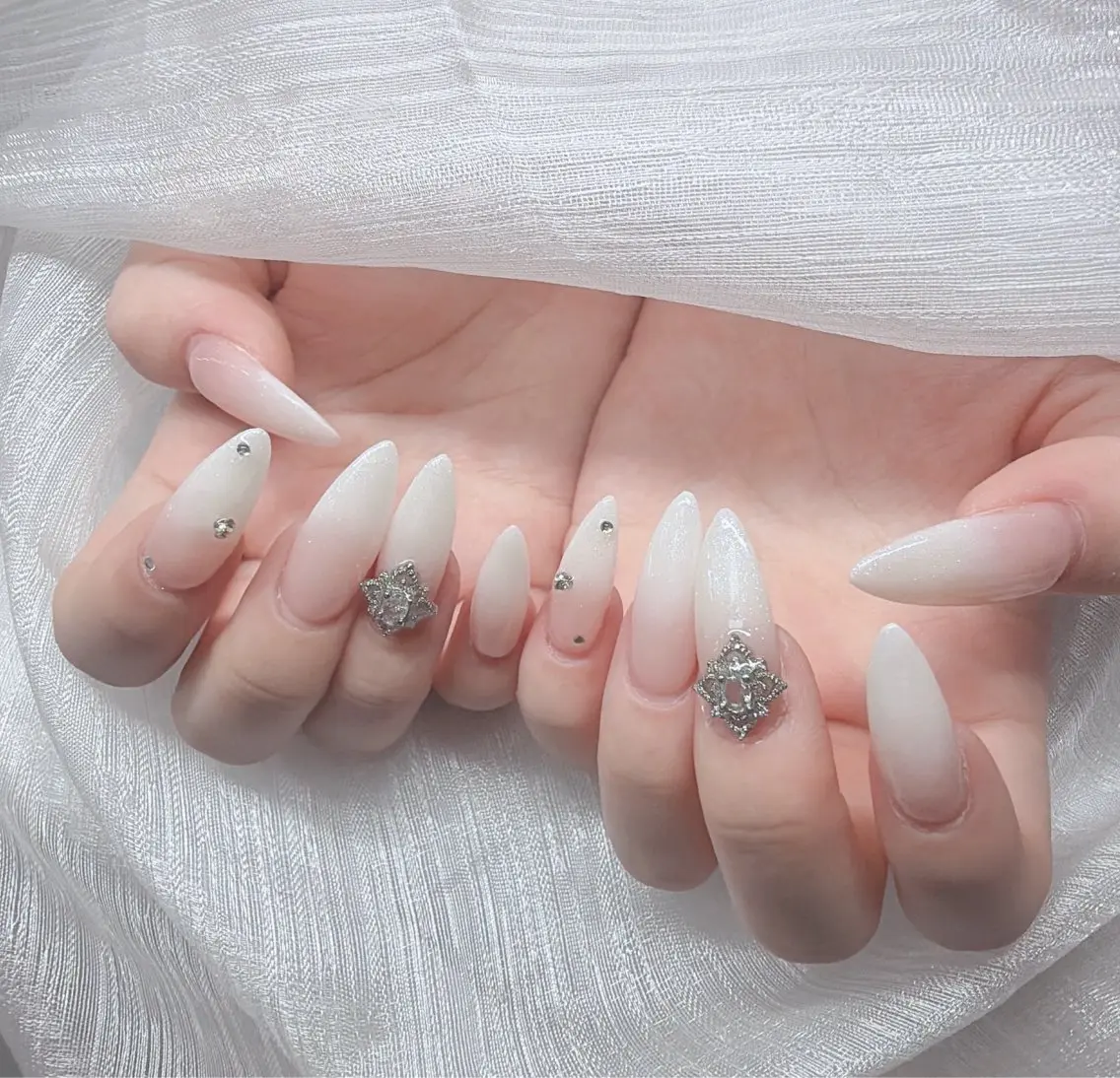 ネイル ハンドネイル Lee Nailsのネイルデザイン