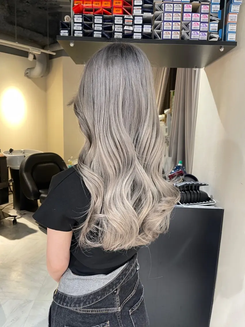 ロング カラー ブリーチ ダブルカラー ヘアカラー 渋谷🤍ブリーチ エクステ🤍アミルのヘアスタイル