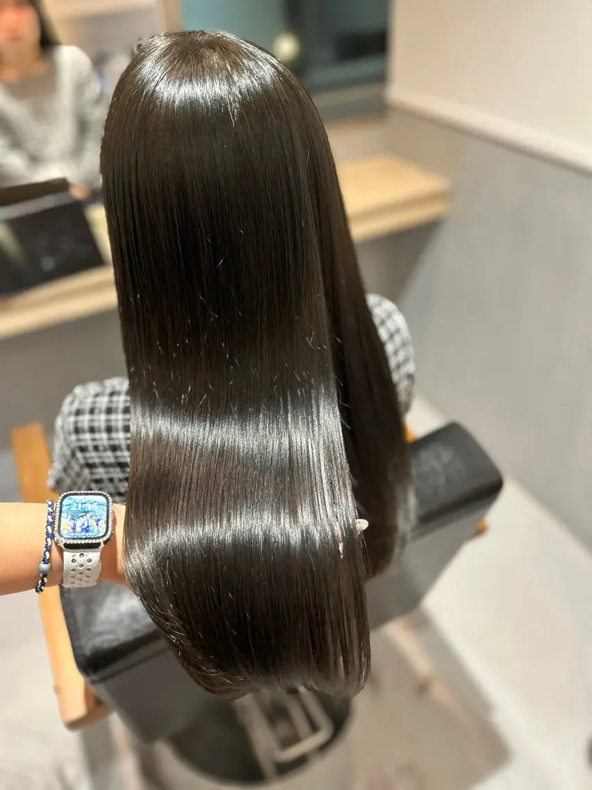 ロング カラー 岩倉 諒のヘアスタイル