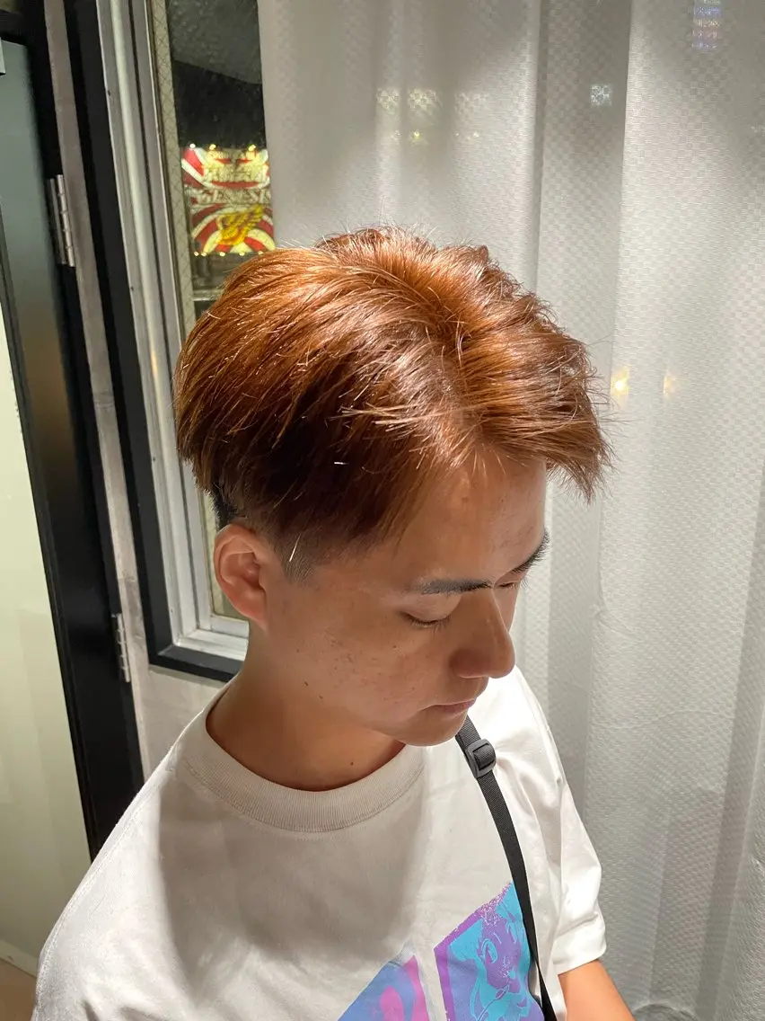 ショート カラー パーマ メンズ アップバング メンズブリーチ ブリーチ ブリーチなしカラー ショートヘア _WHITE / KENTOのヘアスタイル