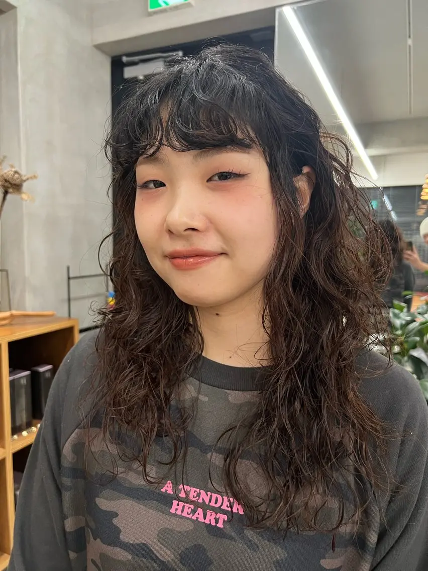 ロング カット パーマ ｻｶﾓﾄ ﾅｵﾐのヘアスタイル