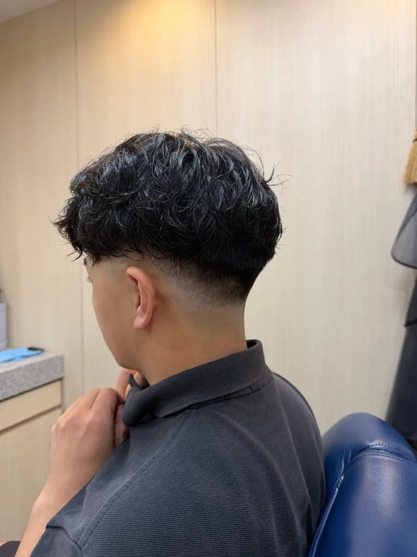 メンズ フェードカット スキンフェード 野崎 テレシアのヘアスタイル