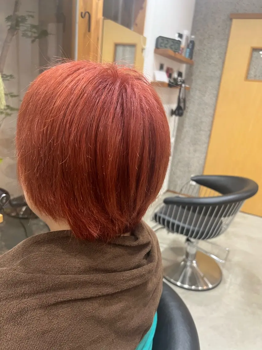 カラー ブリーチ ダブルカラー オレンジ オレンジピンク ピンクカラー 清水 美空のヘアスタイル