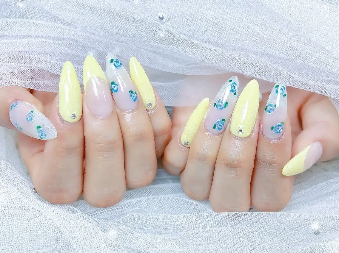 ネイル チークネイル 成人式 長さ出し フラッシュネイル フレンチネイル Chouette Nailのネイルデザイン